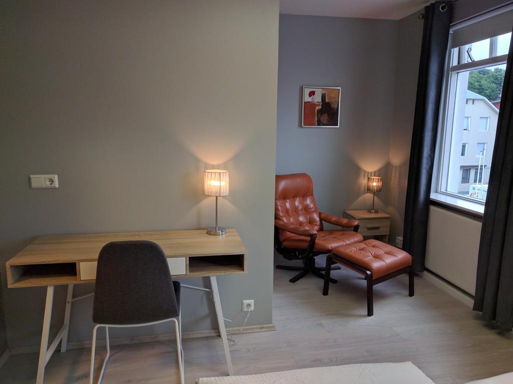 Town Square Guesthouse Акурейри Экстерьер фото