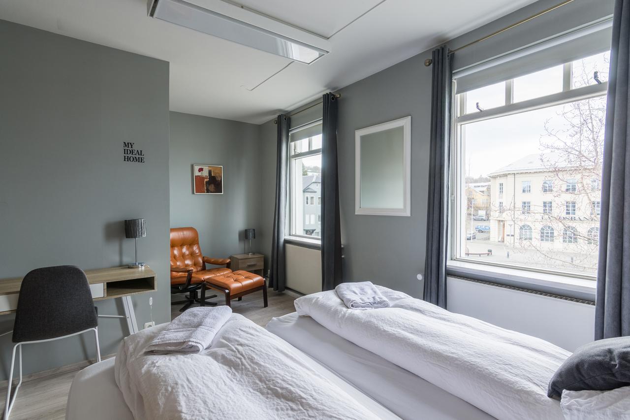 Town Square Guesthouse Акурейри Экстерьер фото
