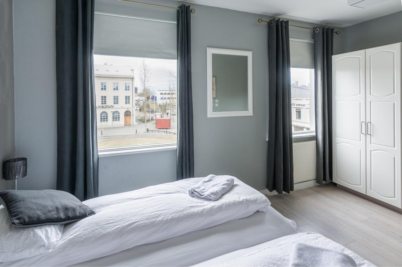 Town Square Guesthouse Акурейри Экстерьер фото