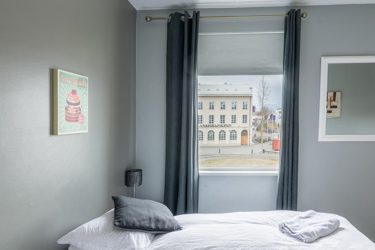 Town Square Guesthouse Акурейри Экстерьер фото